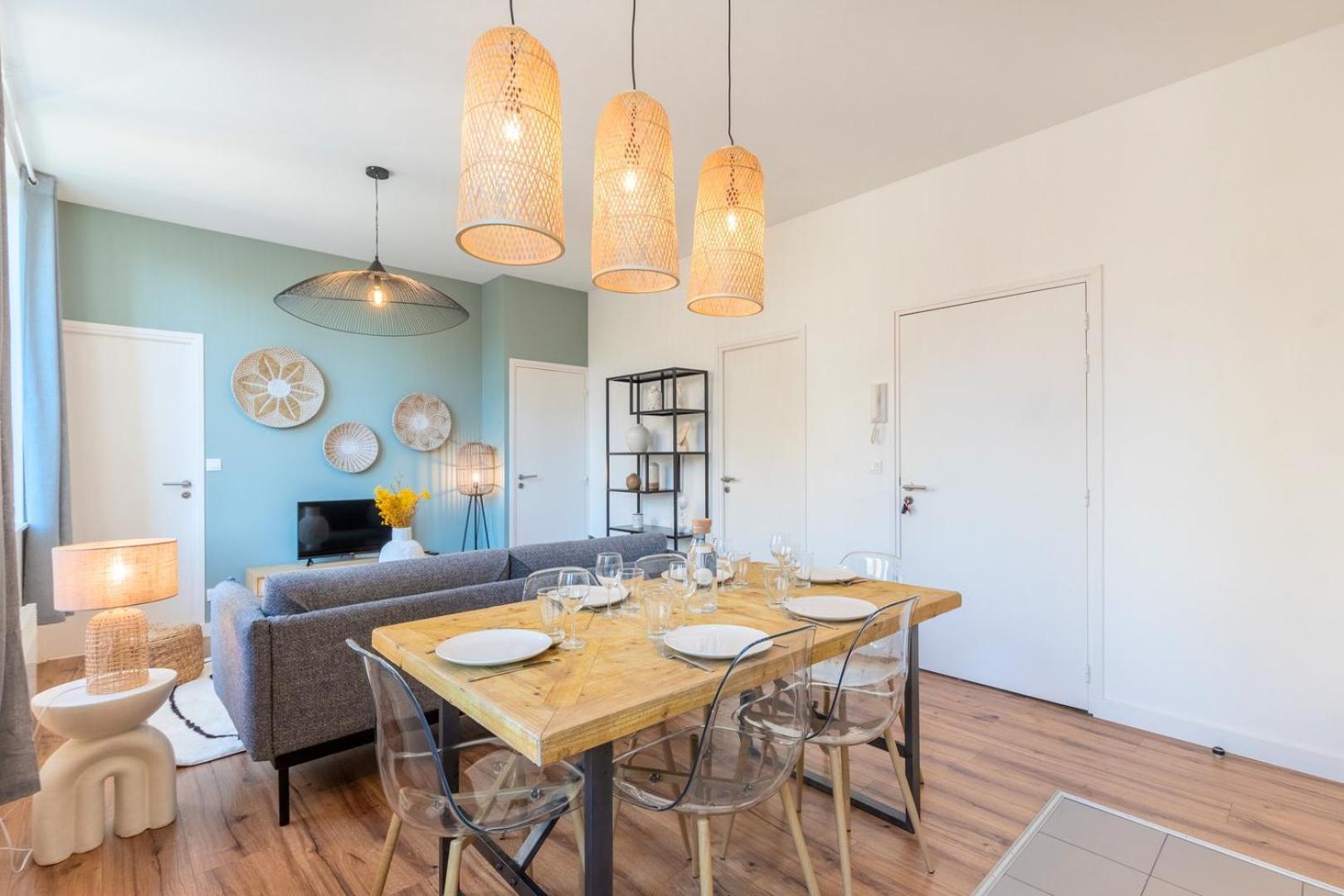 Modern, Quiet 3-bedroom With Parking *